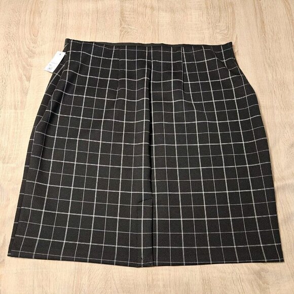 Evri Black Check Pull On Elastic Waist Skirt Plus Size 2x Nwt Career Work Ware - Picture 2 of 6